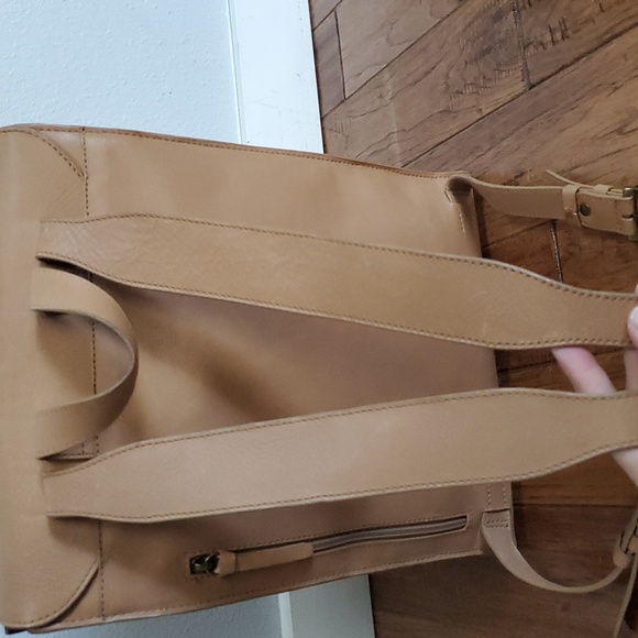 Gathre Pebbled Leather Diaper Backpack With Top Handle - Picture 8 of 15